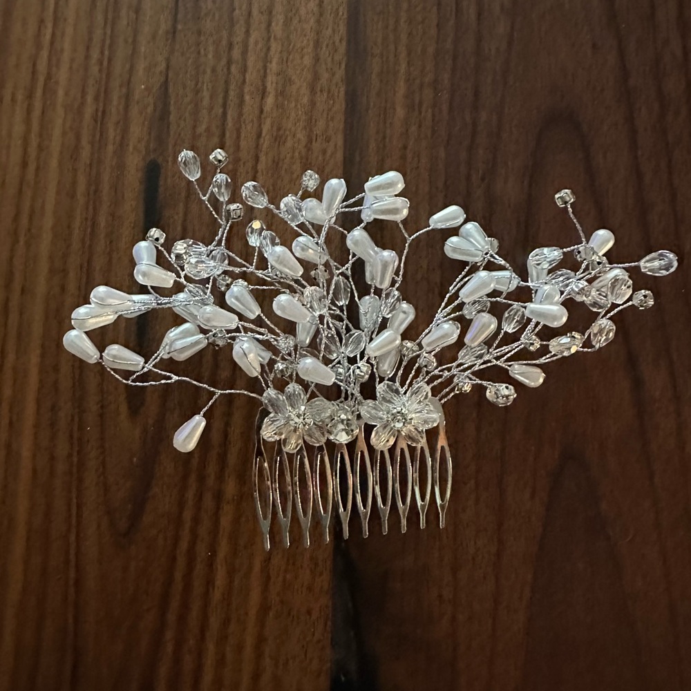 Lulus bridal hair comb